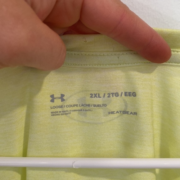 UNDER ARMOUR v-neck short sleeve plus size workout shirt - Picture 3 of 7